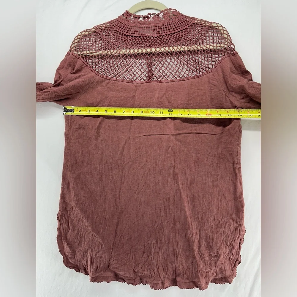 Free‎ People Boho Crochet Lace Yoke Blouse Long Sleeve Textured Blouse Mauve L